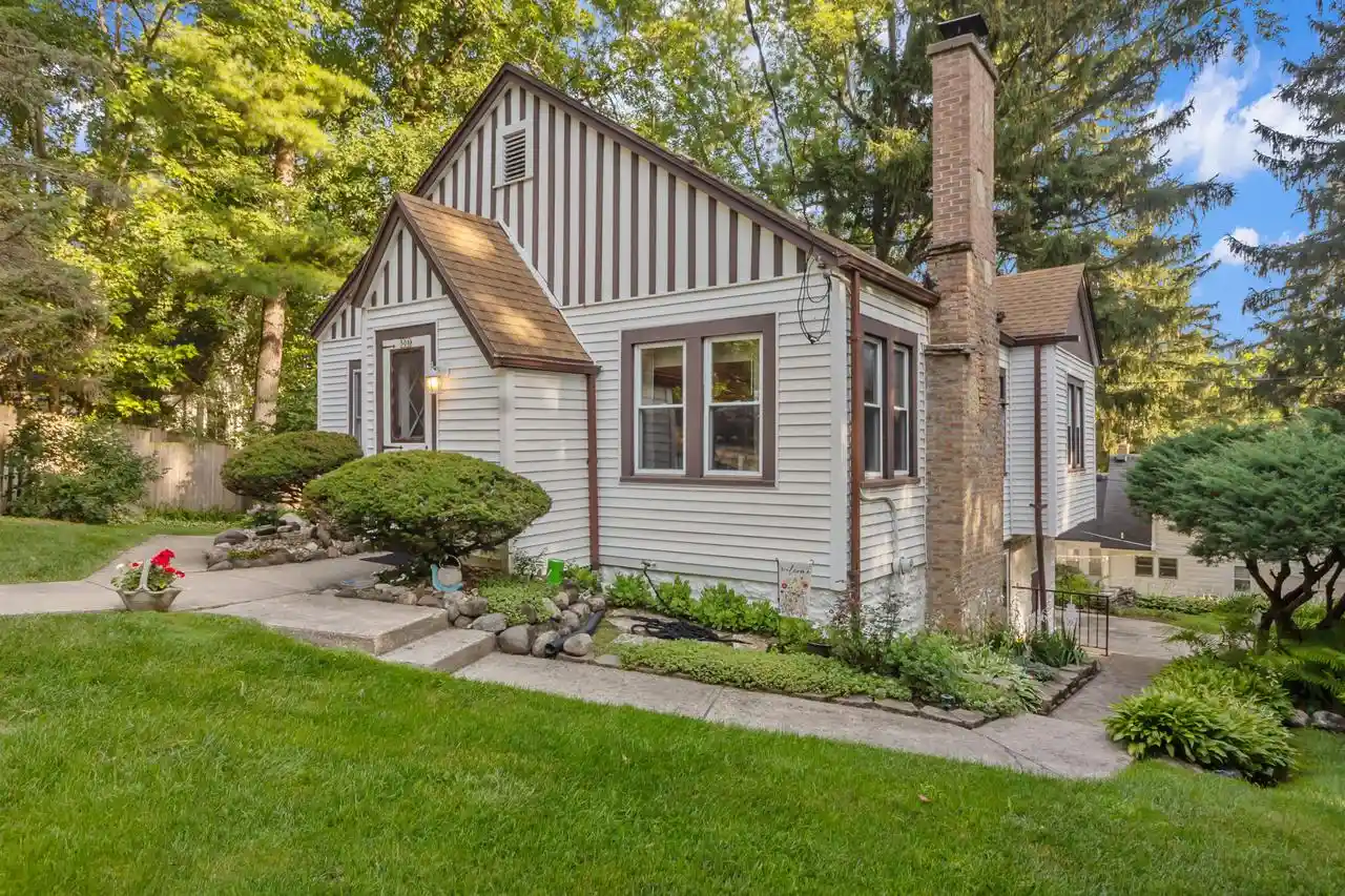 4th image of 506 Pinewood Trace Trace, Twin Lakes, WI 53181 | MLS# 1971348