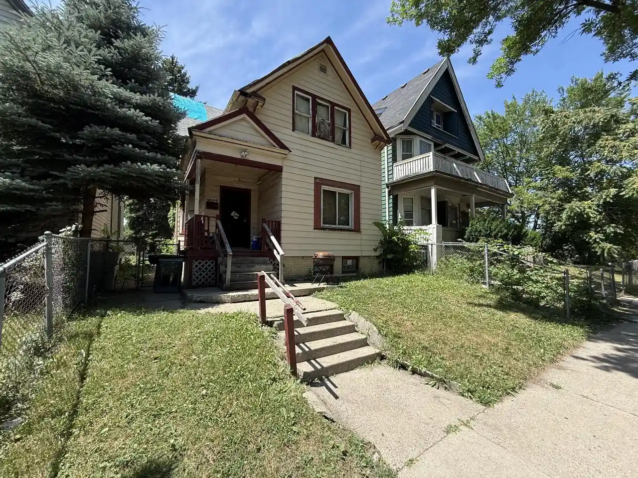 Photo 1 of Single family home for sale at 2527 W Monroe Street Street, Milwaukee, WI 53206 | MLS# 1971356 | Listing updated on 2026-09-15
