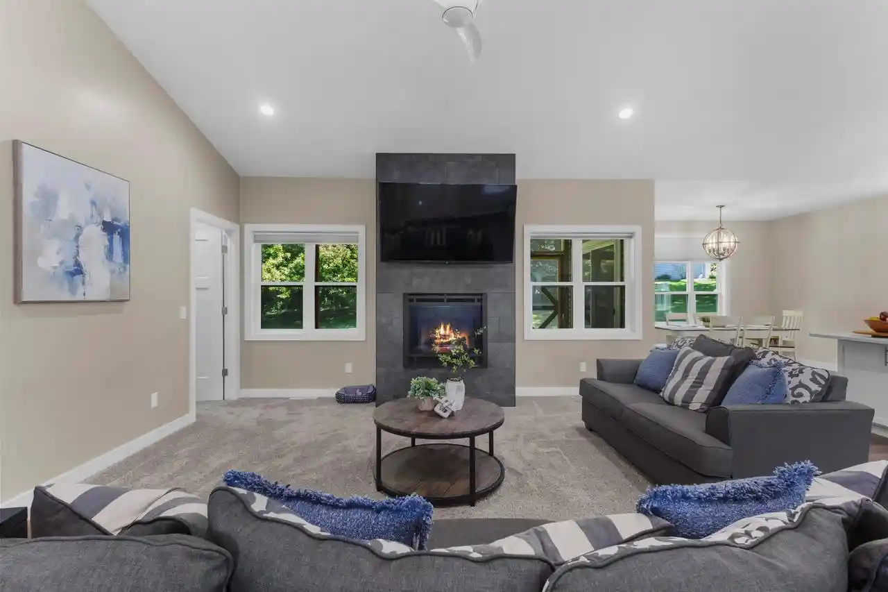 2nd image of 731 Chester Ct Ct, Ripon, WI 54971
