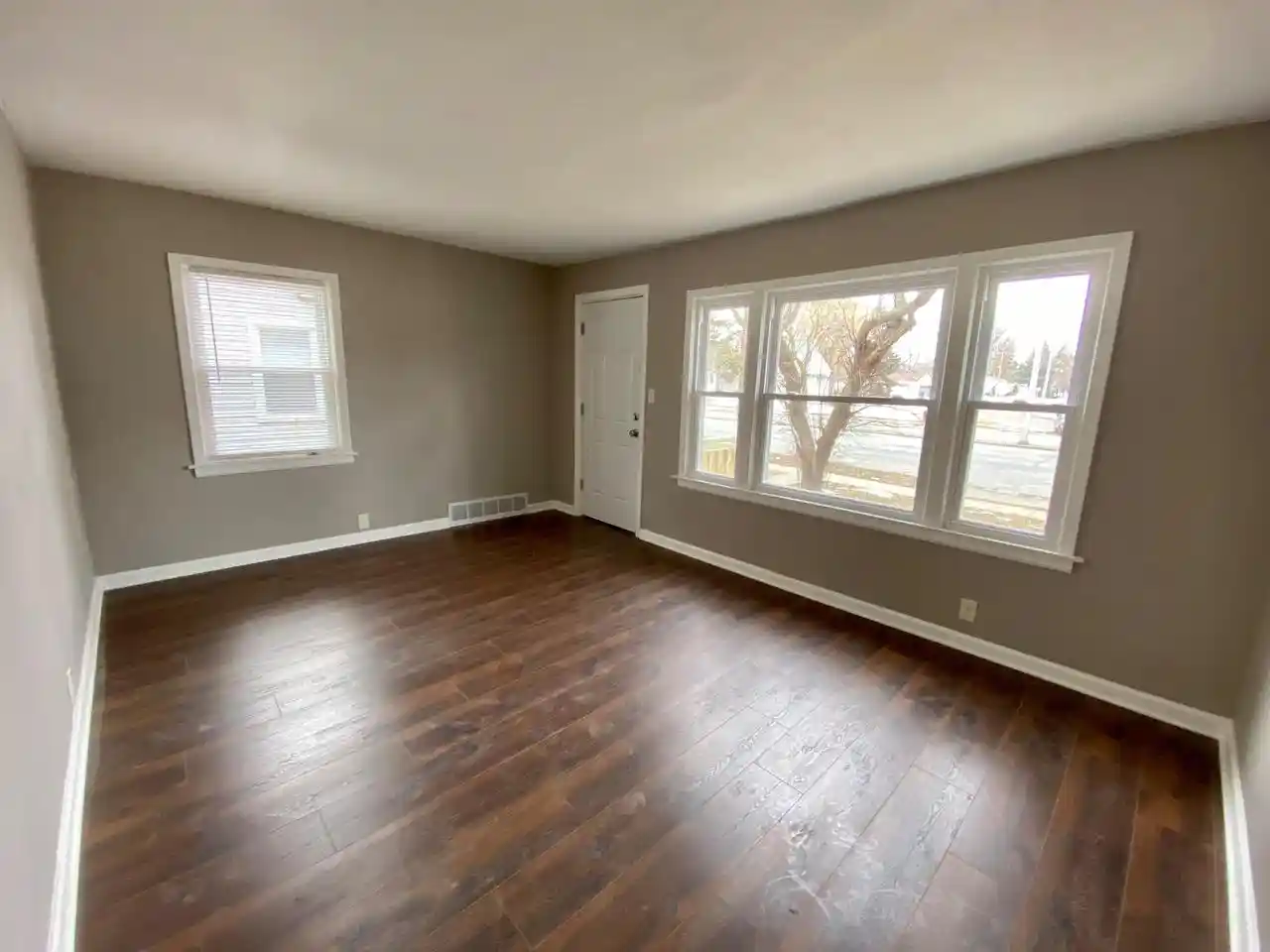 Photo 4 of Single family home for sale at 4988 N 60Th Street Street, Milwaukee, WI 53218 | MLS# 1971362 | Listing updated on 2026-10-01