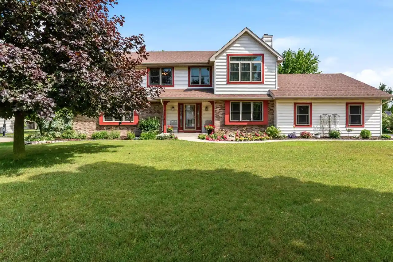 1st image of 952 Arlon Court Court, Belgium, WI 53004 | MLS# 1971370