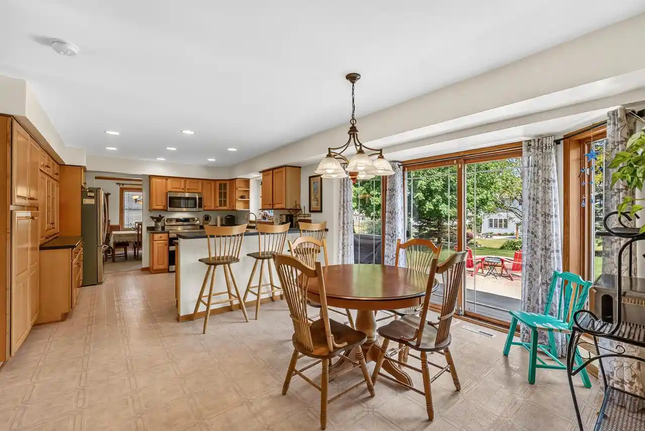 4th image of 952 Arlon Court Court, Belgium, WI 53004 | MLS# 1971370