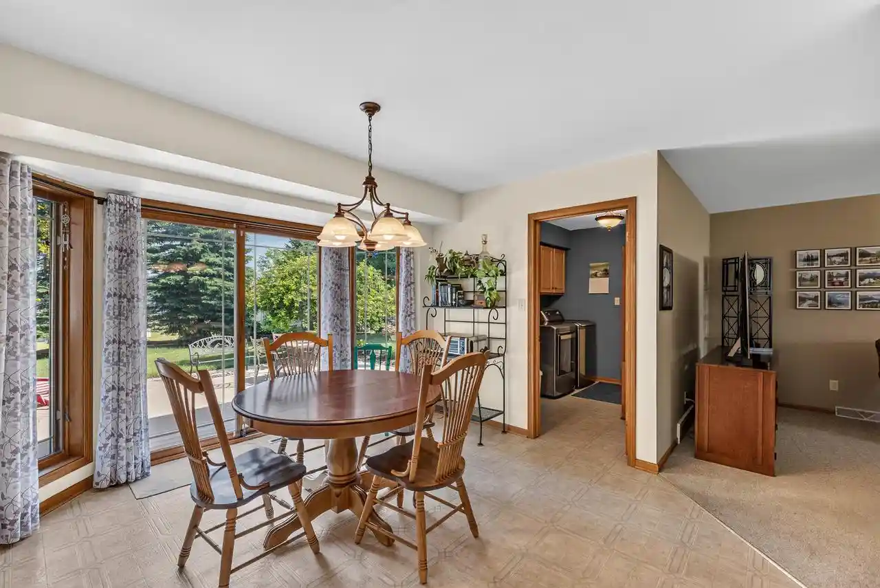 5th image of 952 Arlon Court Court, Belgium, WI 53004 | MLS# 1971370