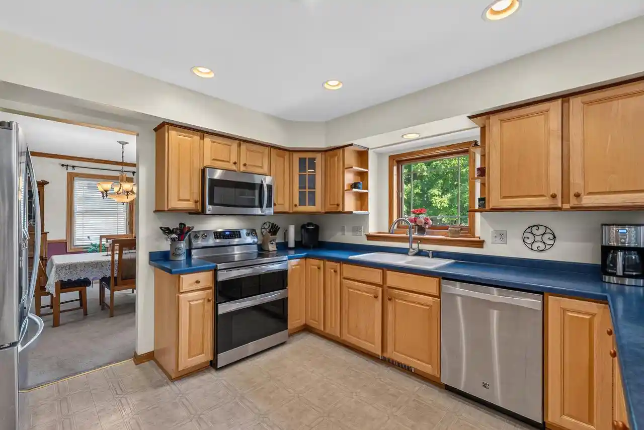 37th image of 952 Arlon Court Court, Belgium, WI 53004 | MLS# 1971370