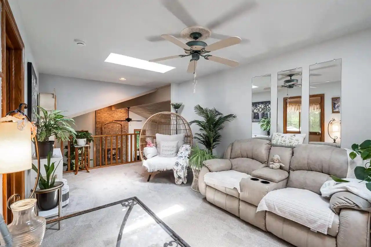image of 9380 S 15th Avenue Avenue, Oak Creek, WI 53154 | MLS# 1971381