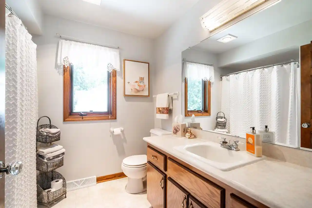 image of 9380 S 15th Avenue Avenue, Oak Creek, WI 53154 | MLS# 1971381