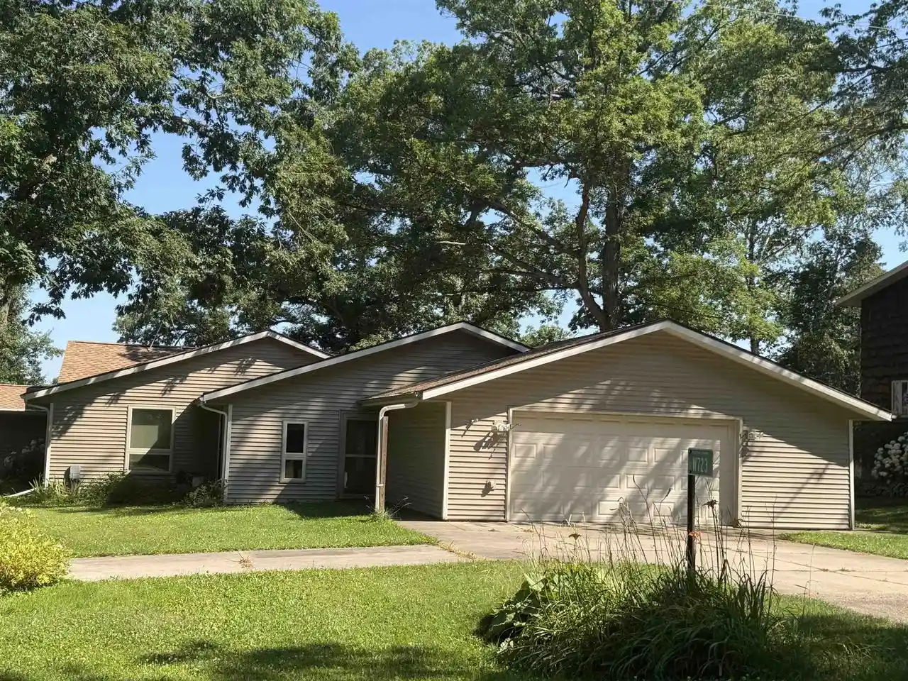 1st image of W723 Oak Shore Dr Dr, Fall River, WI 53932 | MLS# 2027892