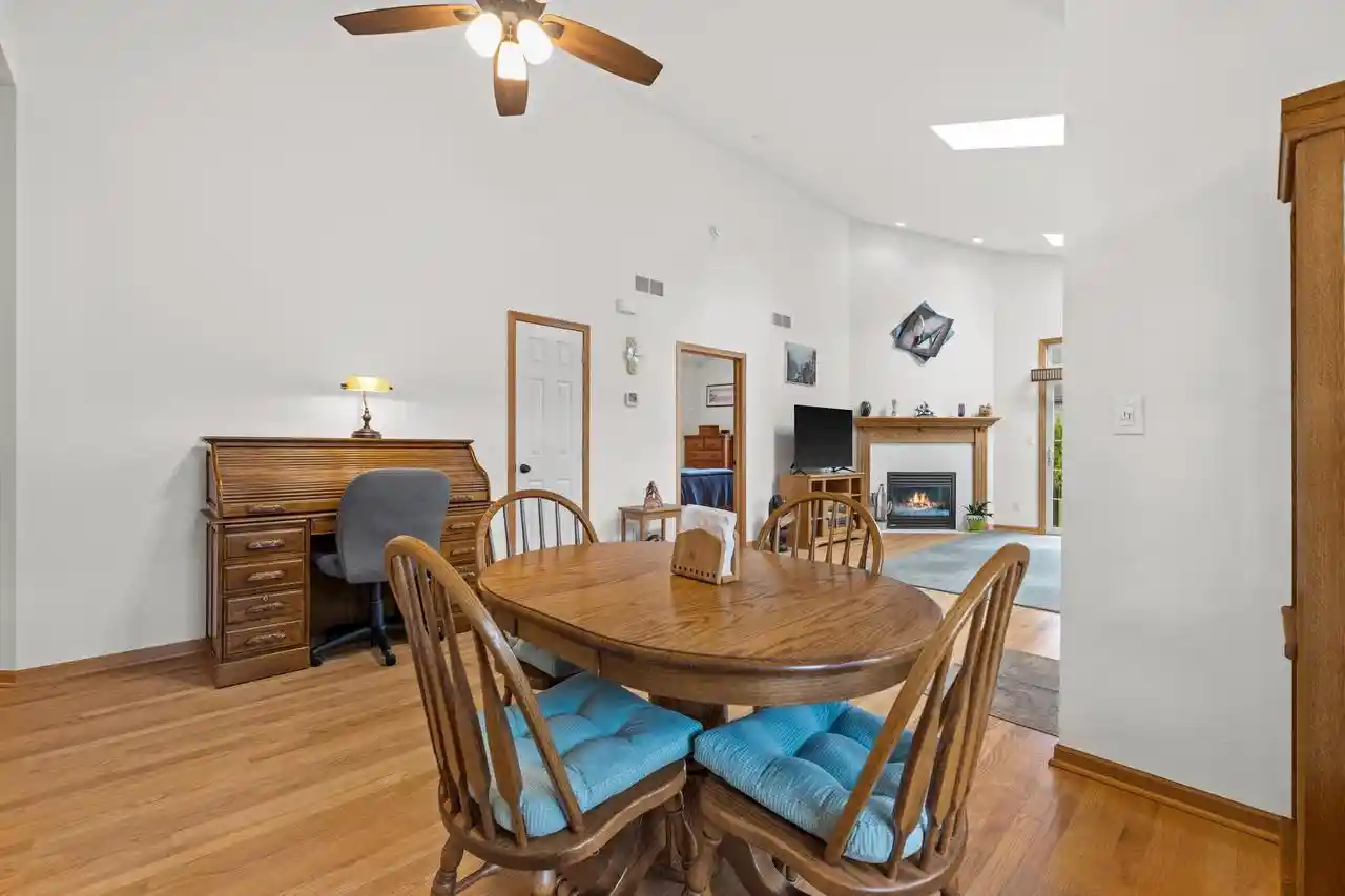 2nd image of W232n3080 Emerald Lane Lane #B, Pewaukee, WI 53072 | MLS# 1971409