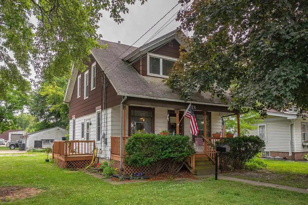1st image of 521 E Main Street Street, Waterford, WI 53185 | MLS# 1971411
