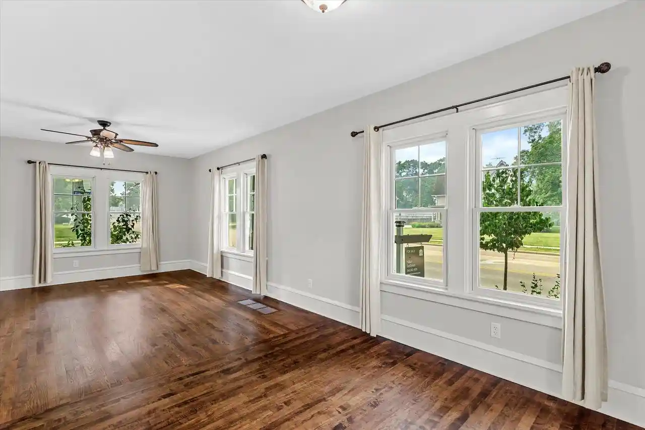 4th image of 102 Woodland Lane Lane, Oconomowoc, WI 53066 | MLS# 1971410
