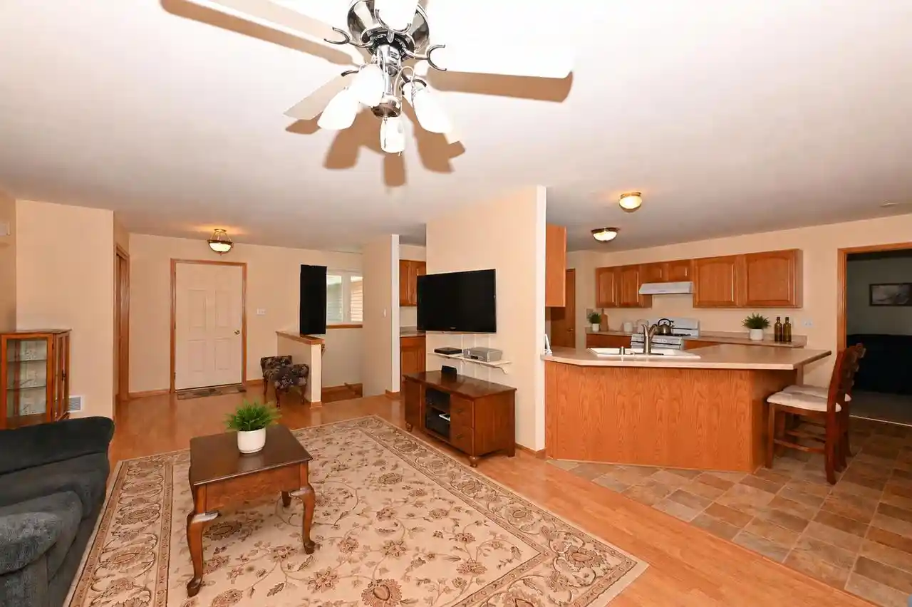 2nd image of W255s8755 Hi Lo Dr Dr, Mukwonago, WI 53149 | MLS# 1971422