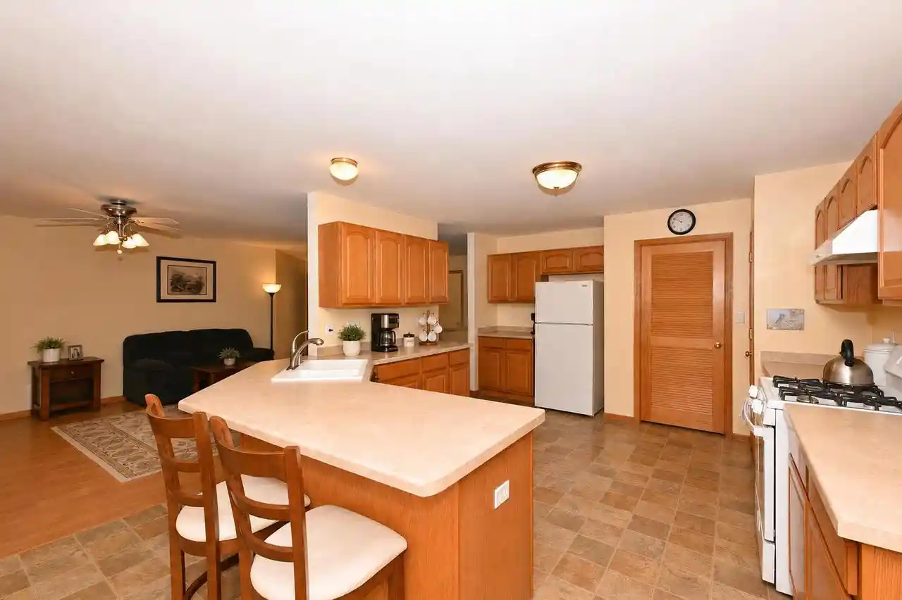 5th image of W255S8755 Hi Lo Dr Dr, Mukwonago, WI 53149 | MLS# 1971422