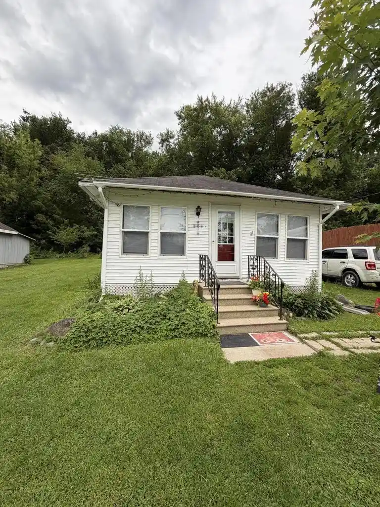 1st image of 1402 E Koshkonong Dr Dr, Edgerton, WI 53534 | MLS# 1971426