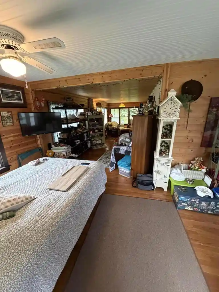 2nd image of 1402 E Koshkonong Dr Dr, Edgerton, WI 53534 | MLS# 1971426