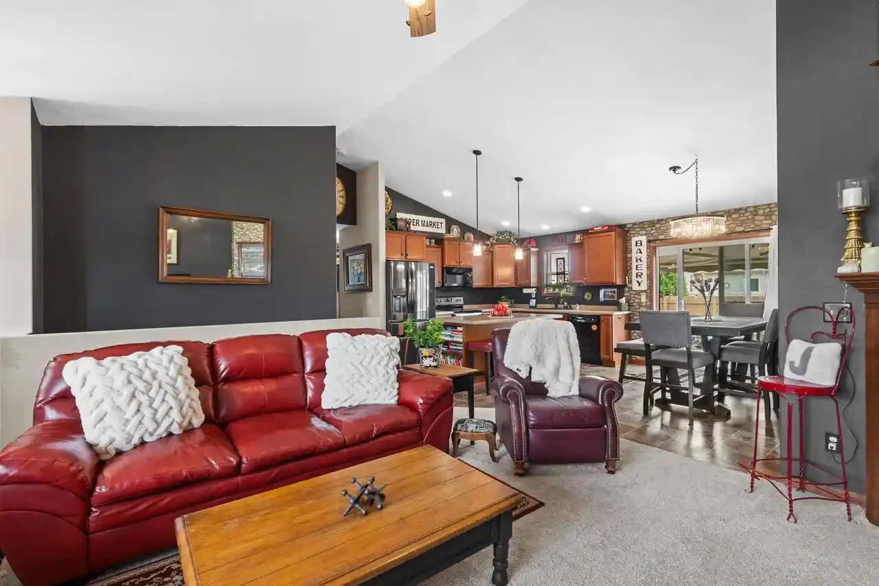 3rd image of 1427 Anthem Dr Dr, Neenah, WI 54956 | MLS# 50328995