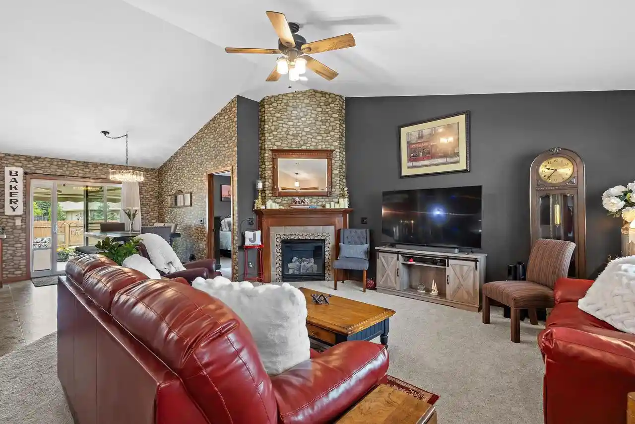 62nd image of 1427 Anthem Dr Dr, Neenah, WI 54956 | MLS# 50328995