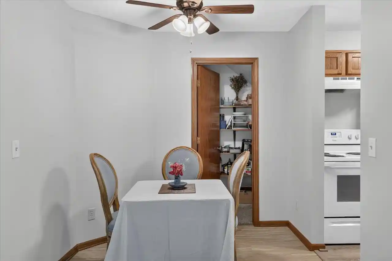 24th image of 2850 Cimarron Trail Trail #1, Madison, WI 53719 | MLS# 2027930
