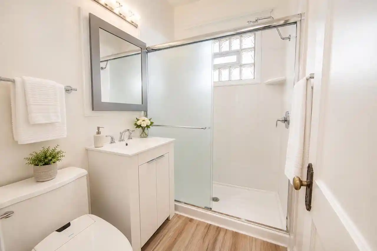 Photo 3 of Sale Pending at 3929 N Maryland Avenue Avenue, Milwaukee, WI 53211 | MLS# 1971448 | Listing updated on 2026-09-13