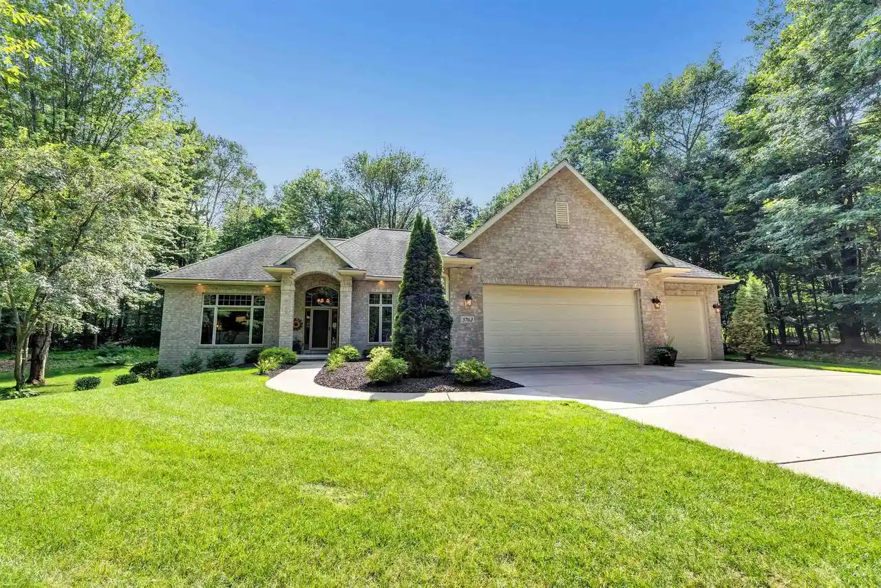 Homes for sale in Little Suamico, WI | 5763 Havenwood Hills Dr Dr, Little Suamico, WI 54141 | MLS# 50329009
