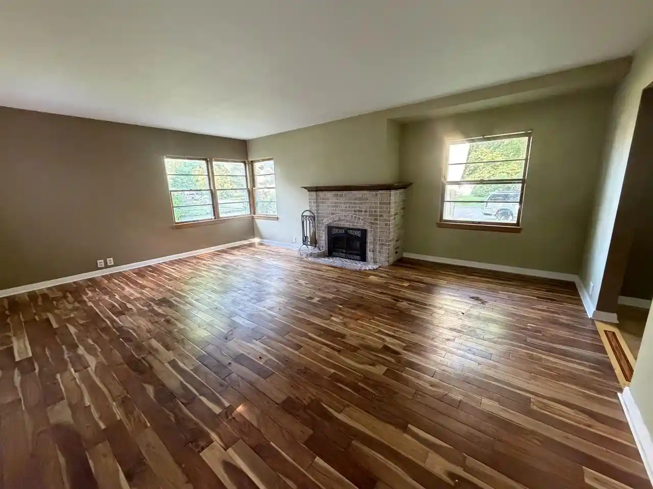 2nd image of 822 Evans Street Street, Oshkosh, WI 54901 | MLS# 50329004