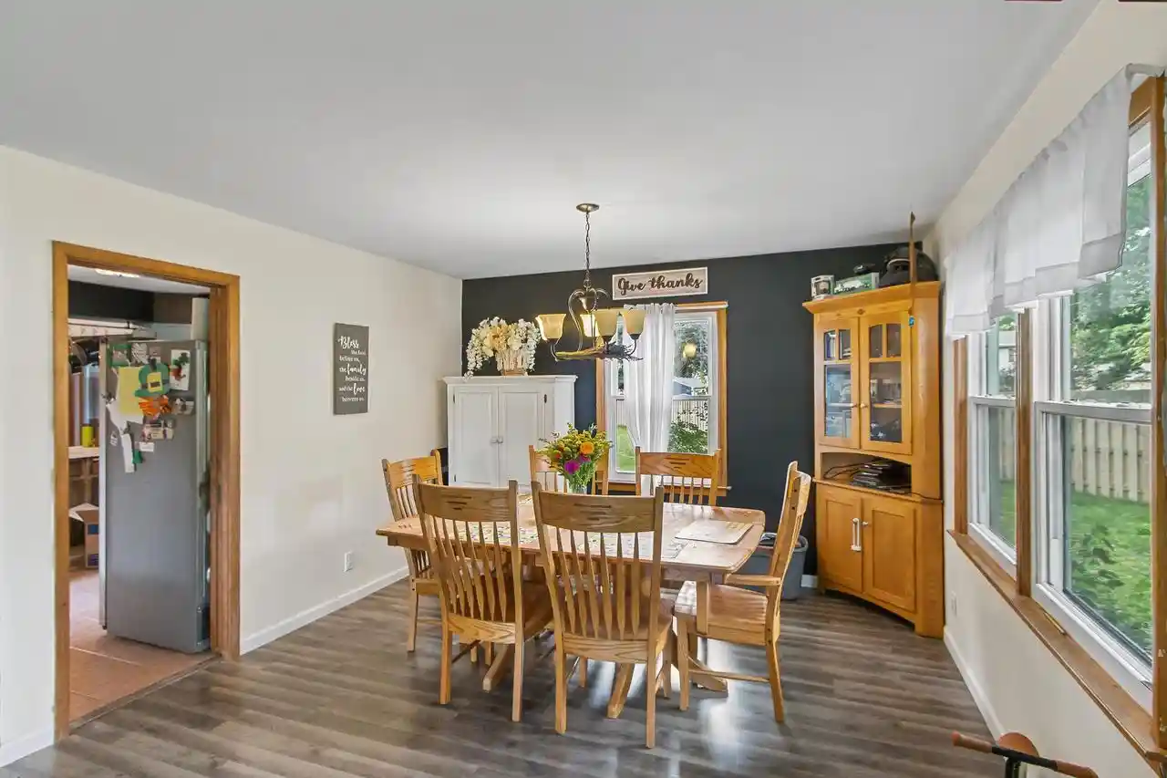 4th image of 1840 Vista Dr Dr, Beloit, WI 53511 | MLS# 2027942