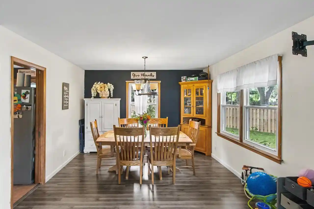 5th image of 1840 Vista Dr Dr, Beloit, WI 53511 | MLS# 2027942