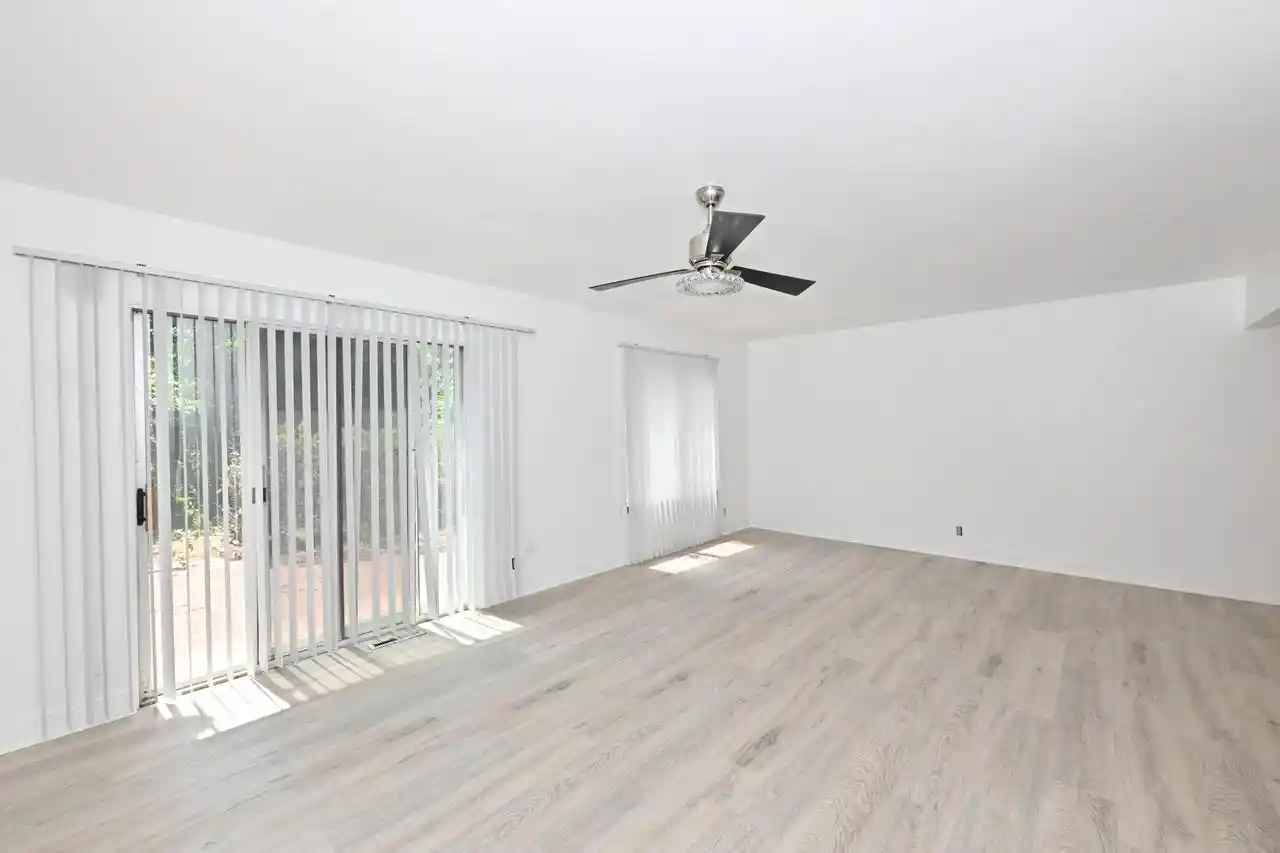 Listing Photo 4 - Condo for sale in building located at 7857 N 60Th St St, Milwaukee, WI 53223 - Unit #E
