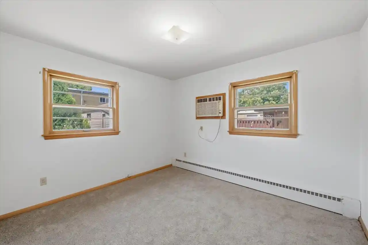 Photo 3 of Single family home for sale at 1109 11Th Avenue Avenue, Grafton, WI 53024 | MLS# 1971469 | Listing updated on 2026-10-08
