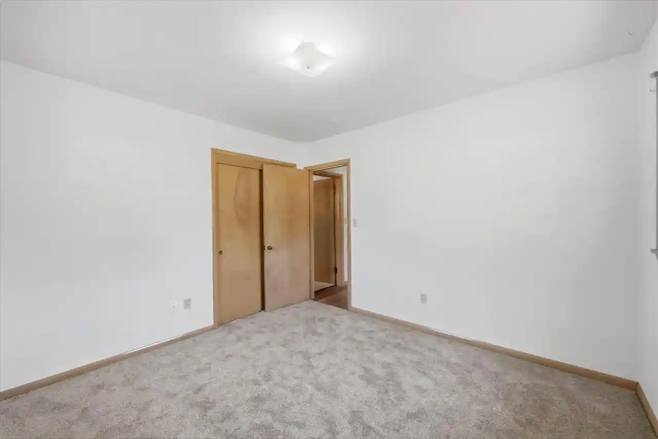 Photo 4 of Single family home for sale at 1109 11Th Avenue Avenue, Grafton, WI 53024 | MLS# 1971469 | Listing updated on 2026-10-08
