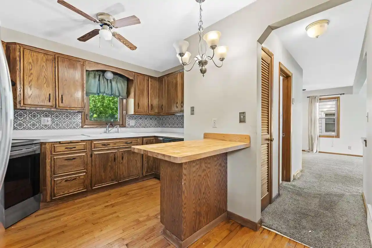 image of 1085 S Calhoun Road Road, Brookfield, WI 53005 | MLS# 1971471