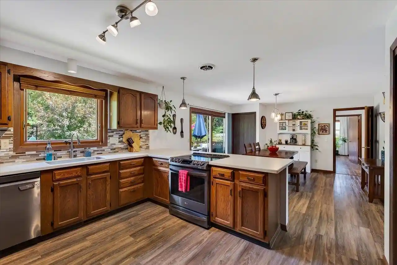 2nd image of 2705 Whitlock Road Road, Madison, WI 53719 | MLS# 2027963