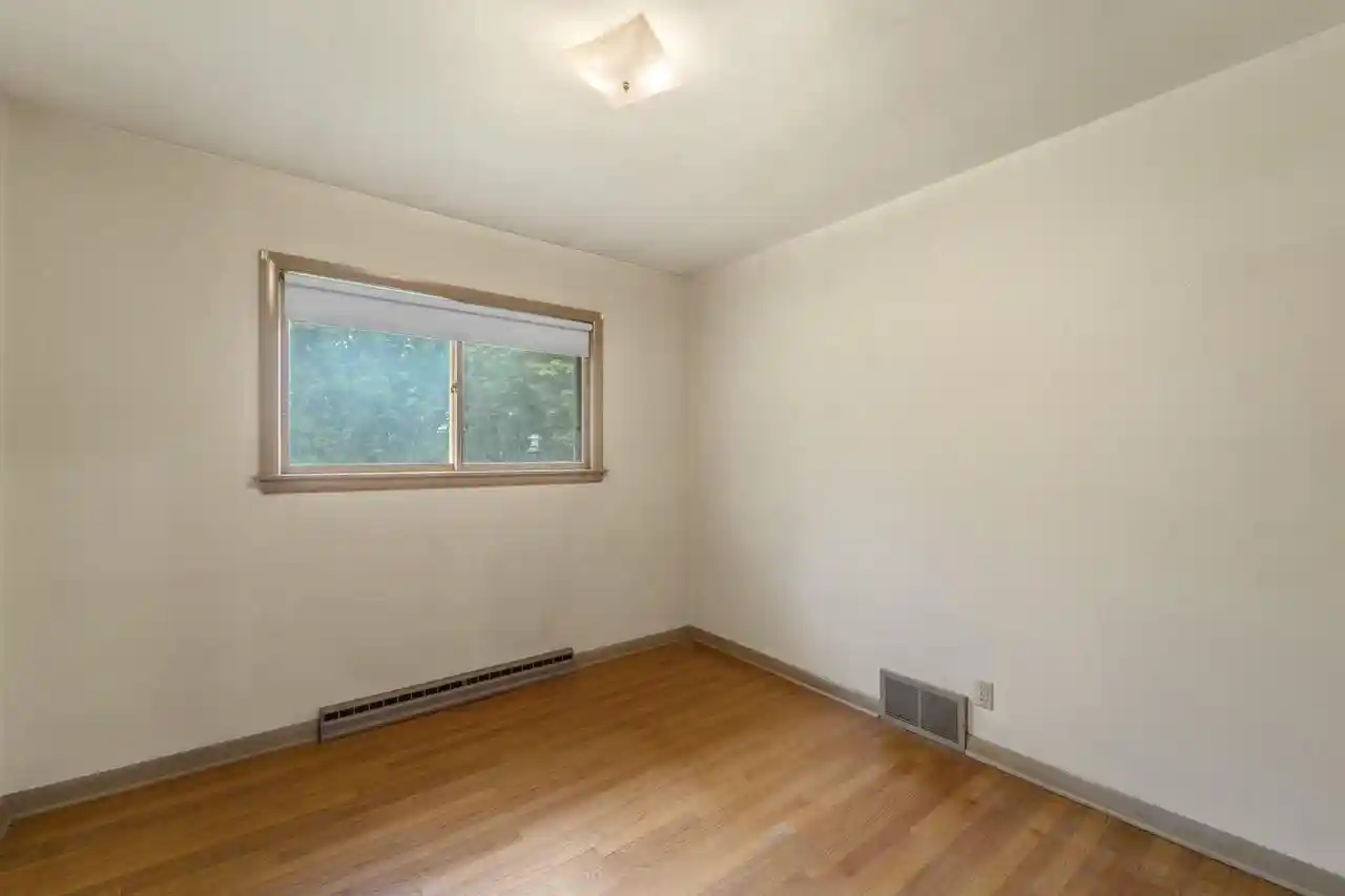 4th image of 13955 Marcella Avenue Avenue, Elm Grove, WI 53122 | MLS# 1971495