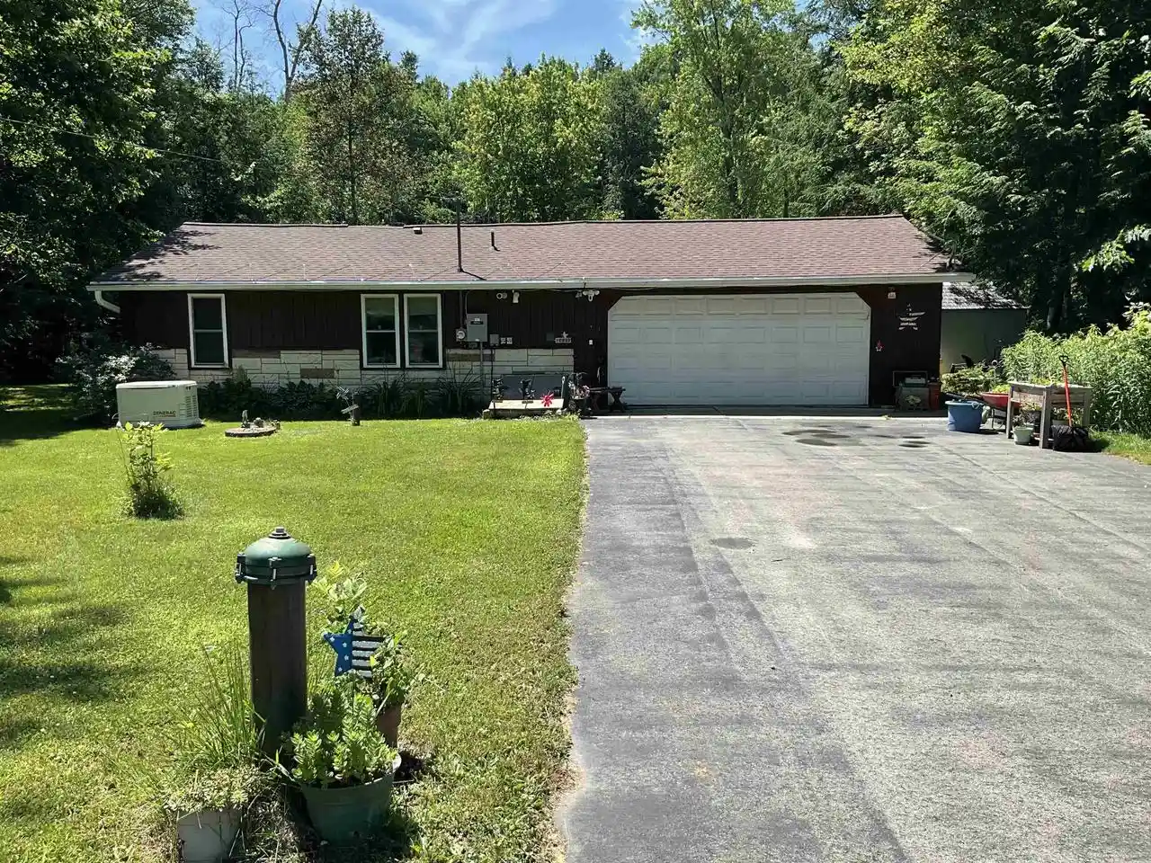Photo 3 of Single family home for sale at 10817 Randall Lane Lane, Suring, WI 54174 | MLS# 50329037 | Listing updated on 2026-09-03