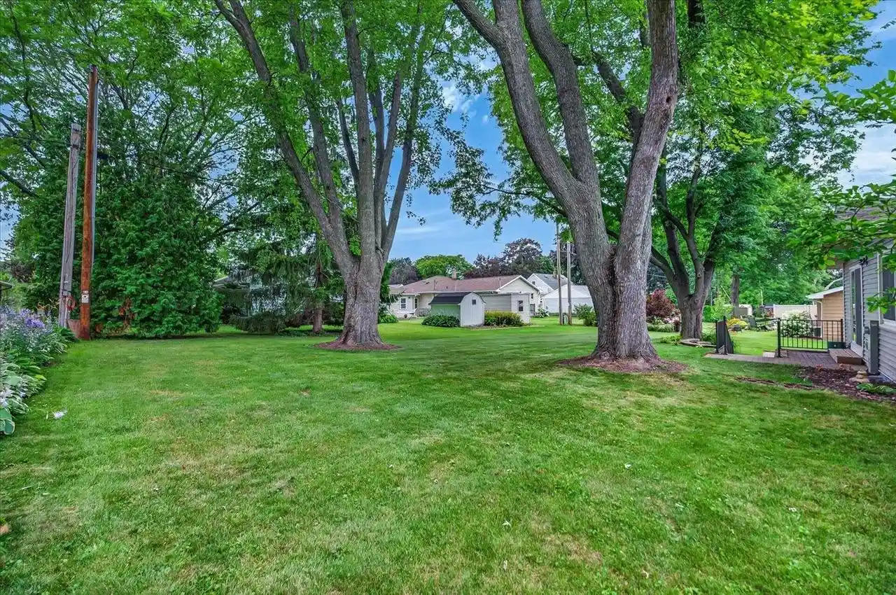 2nd image of 110 Twin Lane Lane, Beaver Dam, WI 53916 | MLS# 2027966