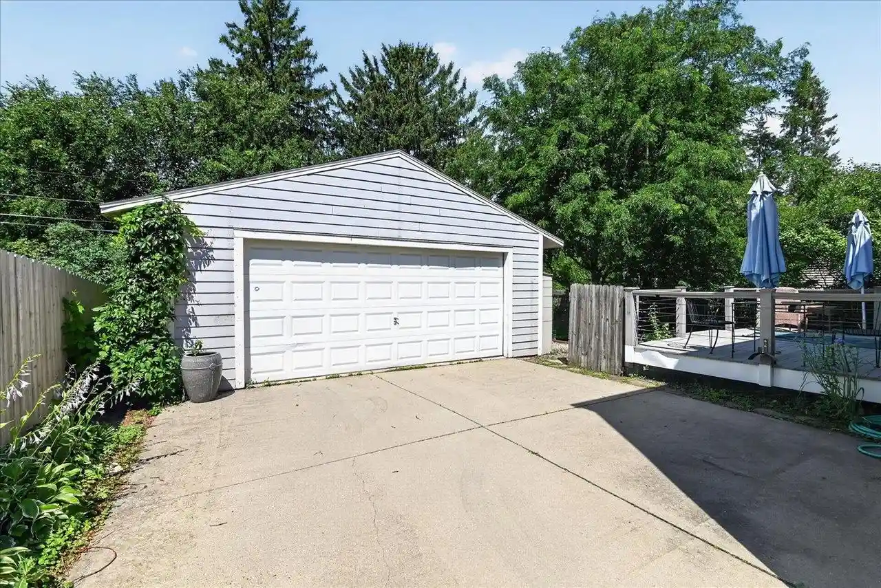 2nd image of 6 S Meadow Lane Lane, Madison, WI 53705 | MLS# 2027972