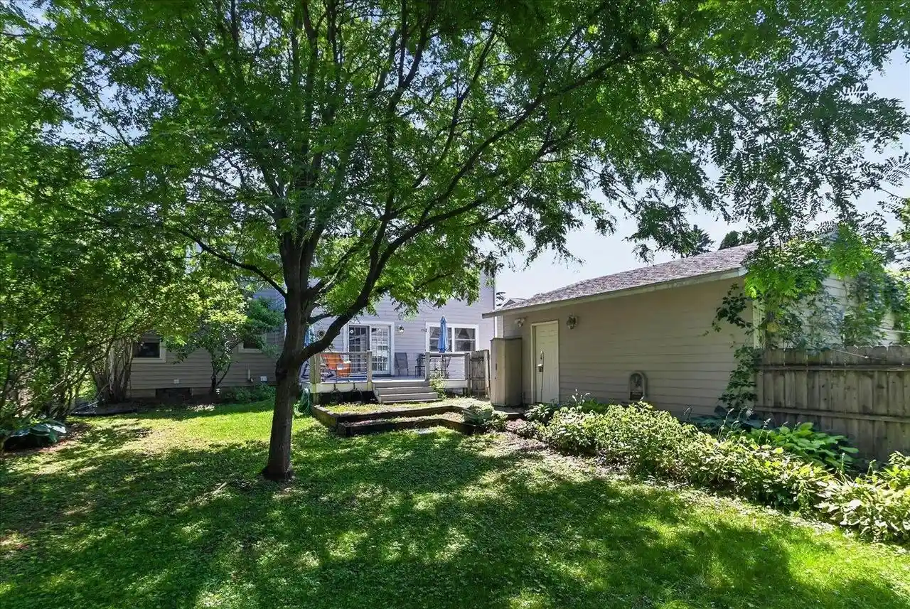 3rd image of 6 S Meadow Lane Lane, Madison, WI 53705 | MLS# 2027972