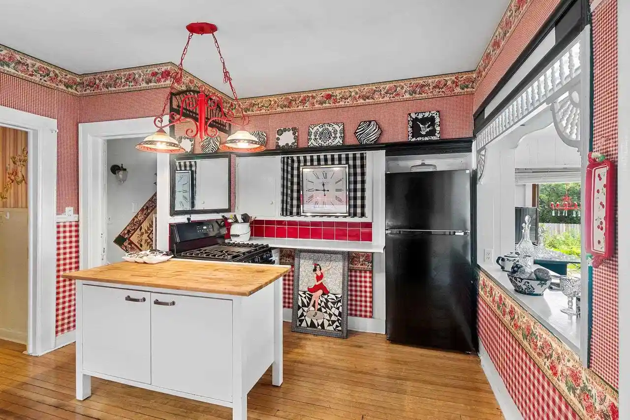 Photo 3 of Single family home for sale at 300 W Prospect Avenue Avenue, Appleton, WI 54911 | MLS# 50329041 | Listing updated on 2026-08-28