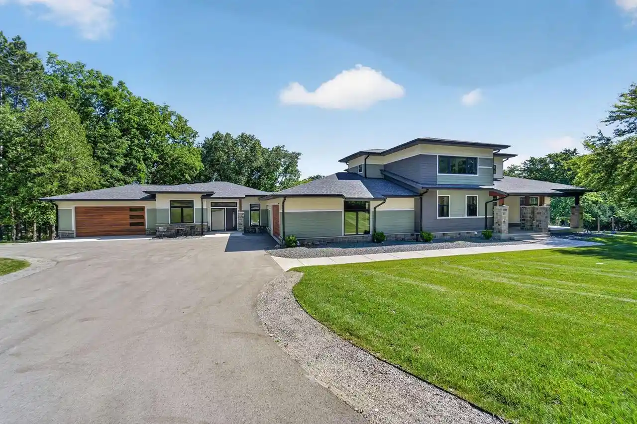 Photo 2 of Mansion for sale at N7w29938 Bryn Dr Dr, Waukesha, WI 53188 | MLS# 1971510 | Listing updated on 2026-09-21