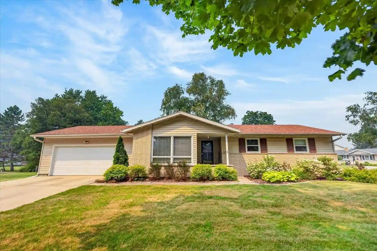 1st image of 602 Dix Street Street, Columbus, WI 53925 | MLS# 2027978
