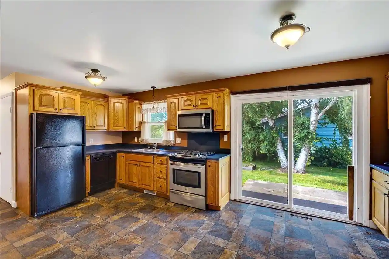 4th image of 602 Dix Street Street, Columbus, WI 53925 | MLS# 2027978