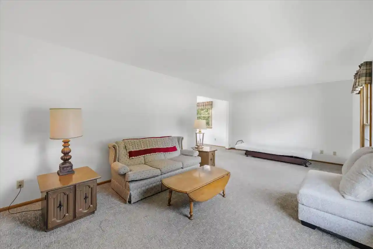 Homes for sale in Grafton, WI | 1705 16th Avenue Avenue, Grafton, WI 53024 | MLS# 1971514