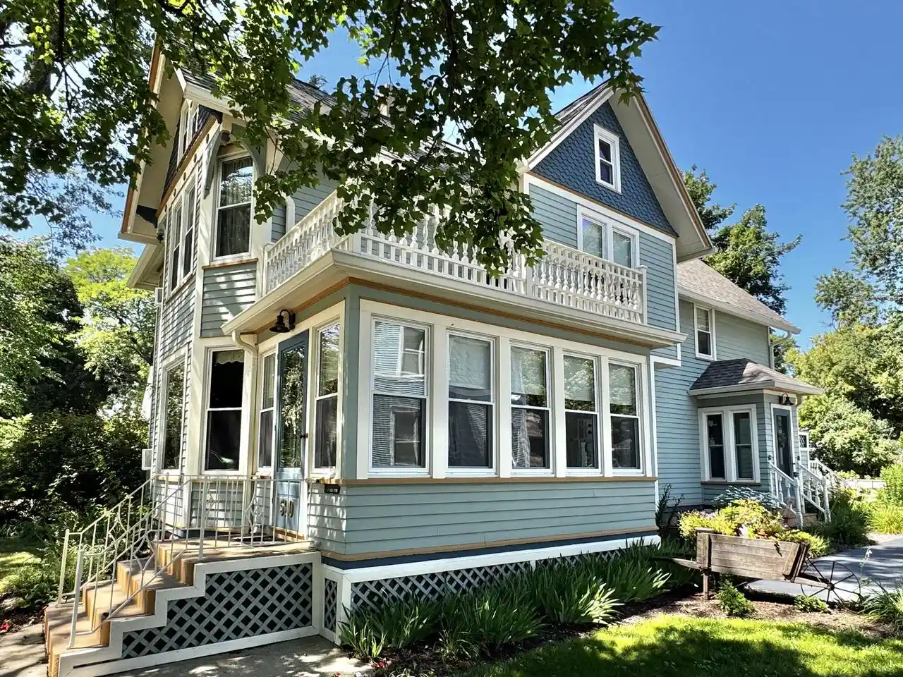 1st image of 520 W Wisconsin Avenue Avenue, Oconomowoc, WI 53066 | MLS# 1971544