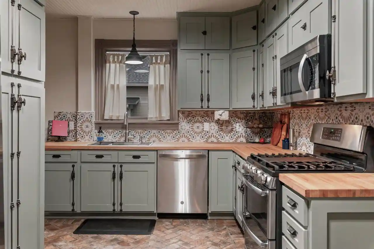 38th image of 520 W Wisconsin Avenue Avenue, Oconomowoc, WI 53066 | MLS# 1971544