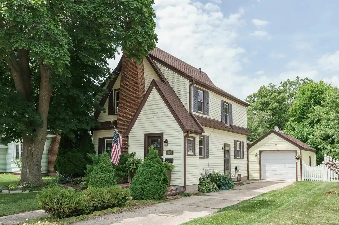 1st image of 424 S Ringold Street Street, Janesville, WI 53545 | MLS# 2027991