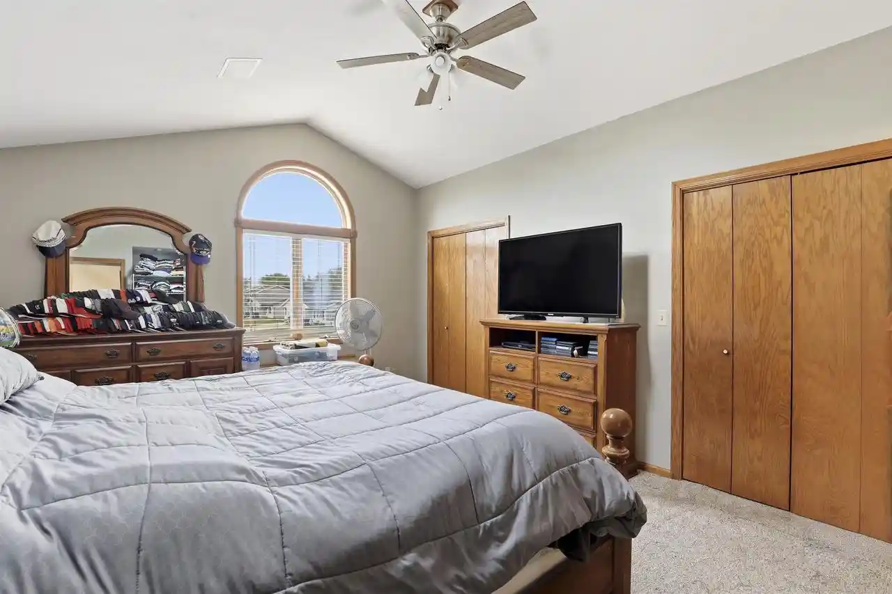 3rd image of 1700 E Tracia Lane Lane, Appleton, WI 54911 | MLS# 50329050
