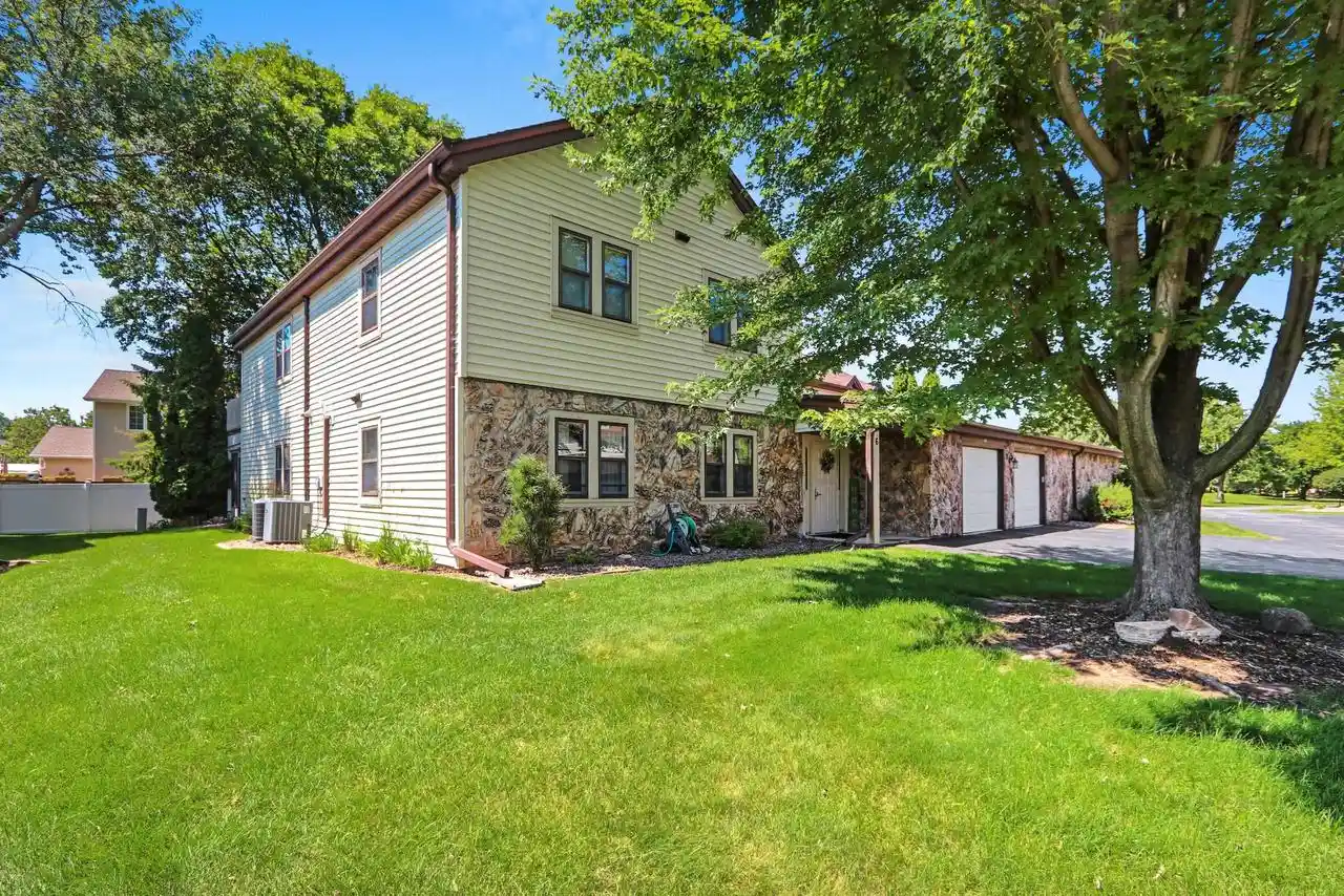 1st image of 1820 Ridgeway Dr Dr #61A, De Pere, WI 54115 | MLS# 50329078