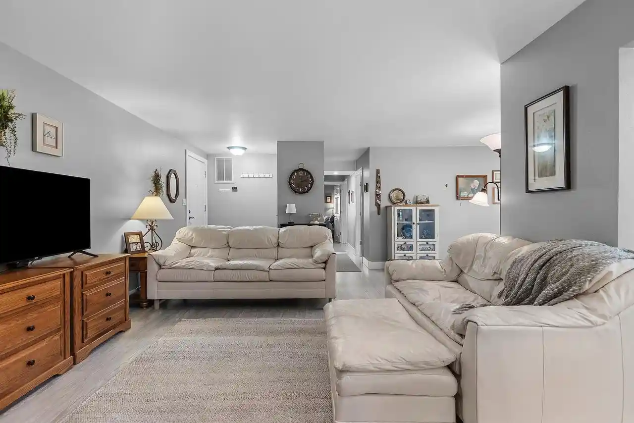 2nd image of 1820 Ridgeway Dr Dr #61A, De Pere, WI 54115 | MLS# 50329078