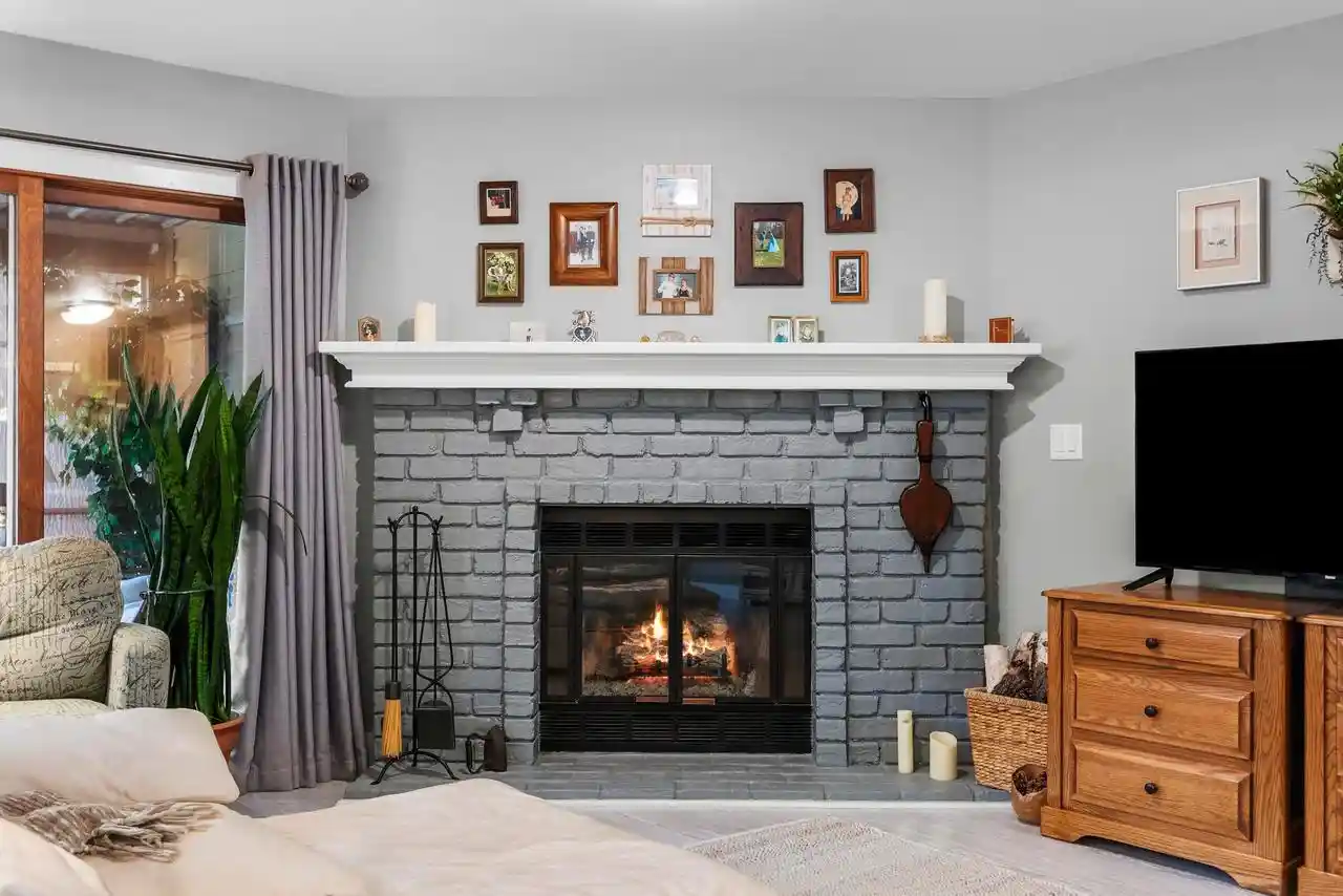 2nd image of 1820 Ridgeway Dr Dr, De Pere, WI 54115