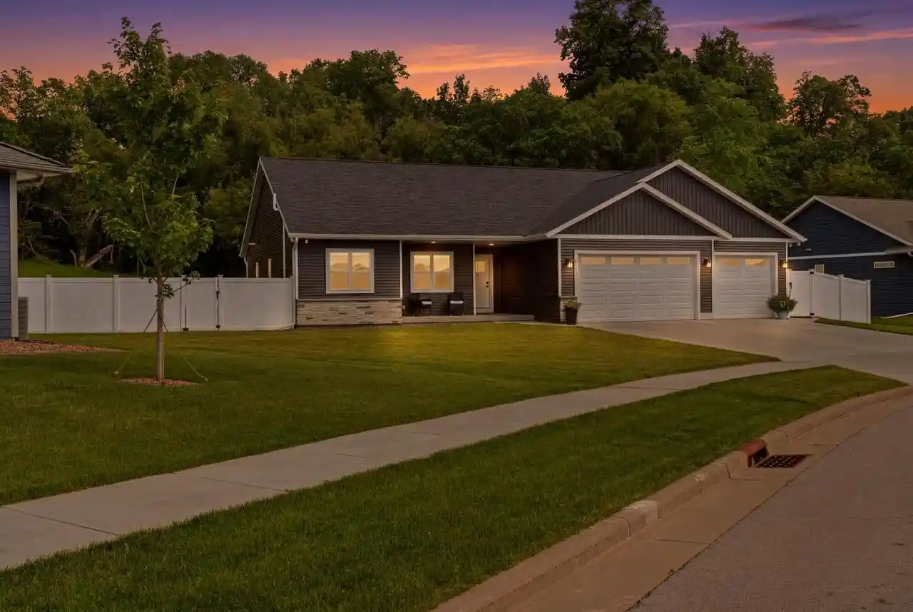 1st image of 3207 Cortland Street Street, Onalaska, WI 54650 | MLS# 1971584