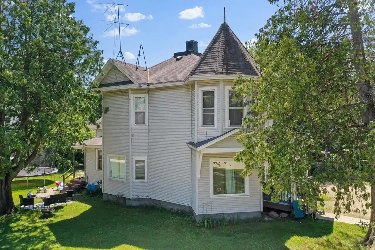 Photo 4 of Multi family home for sale at 704 W Picnic Street Street, Shawano, WI 54166 | MLS# 50329085 | Listing updated on 2026-08-11